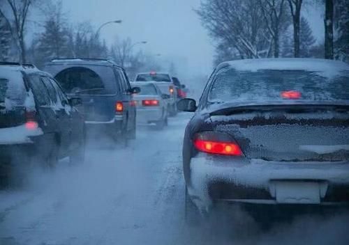 冬天你能直接打開“暖風(fēng)”嗎？老司機:高油耗也會損壞發(fā)動機，縮