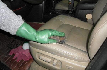 如何清潔汽車座椅_汽車座椅清