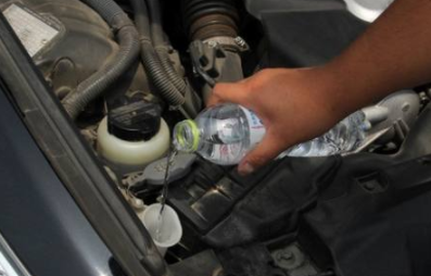 我能在汽車玻璃水里加自來(lái)水