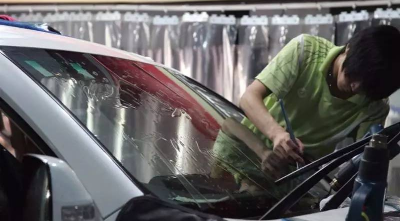 汽車貼膜注意事項(xiàng)綜述
