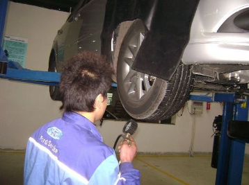 汽車定期檢查的項(xiàng)目是什么？