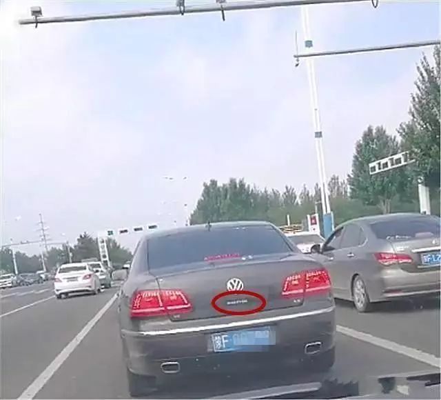 [汽車標志]路遇帕薩特，看到