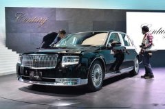 掛鳳凰標志的豐田車，全國不