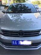 大眾神車被人扣掉了車標(biāo)，車