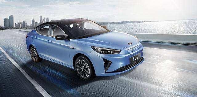 2020成都車展：江淮嘉悅X8首秀 大眾賦能嘉悅3.0