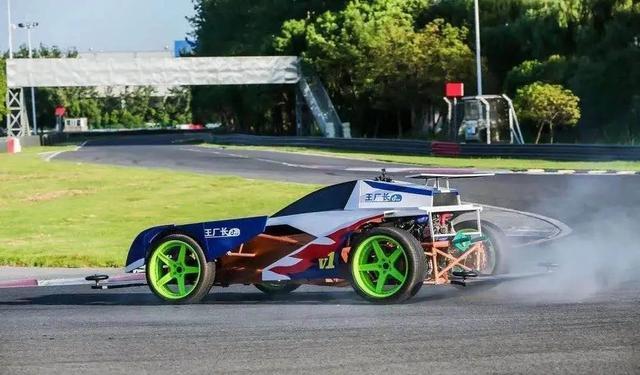 《四驅(qū)兄弟》真車上路了，較大馬力280匹，外觀酷似&ldquo;勝利沖鋒&rdquo;