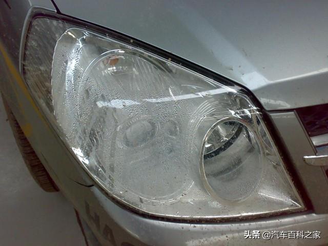 大燈里面有水珠正常嗎？怎么把水弄出來？